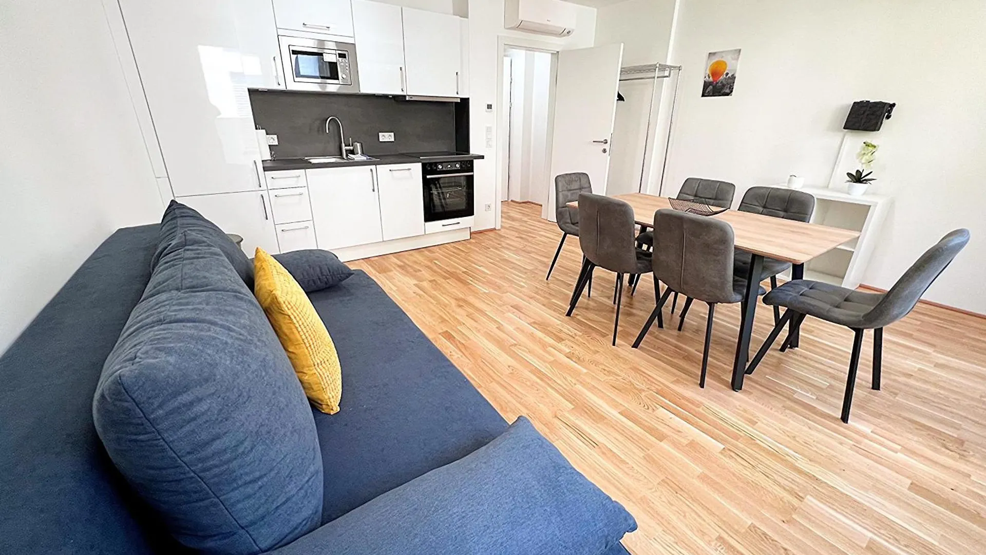 Modern, New, Next To Metro - Gg13 Apartments Wien