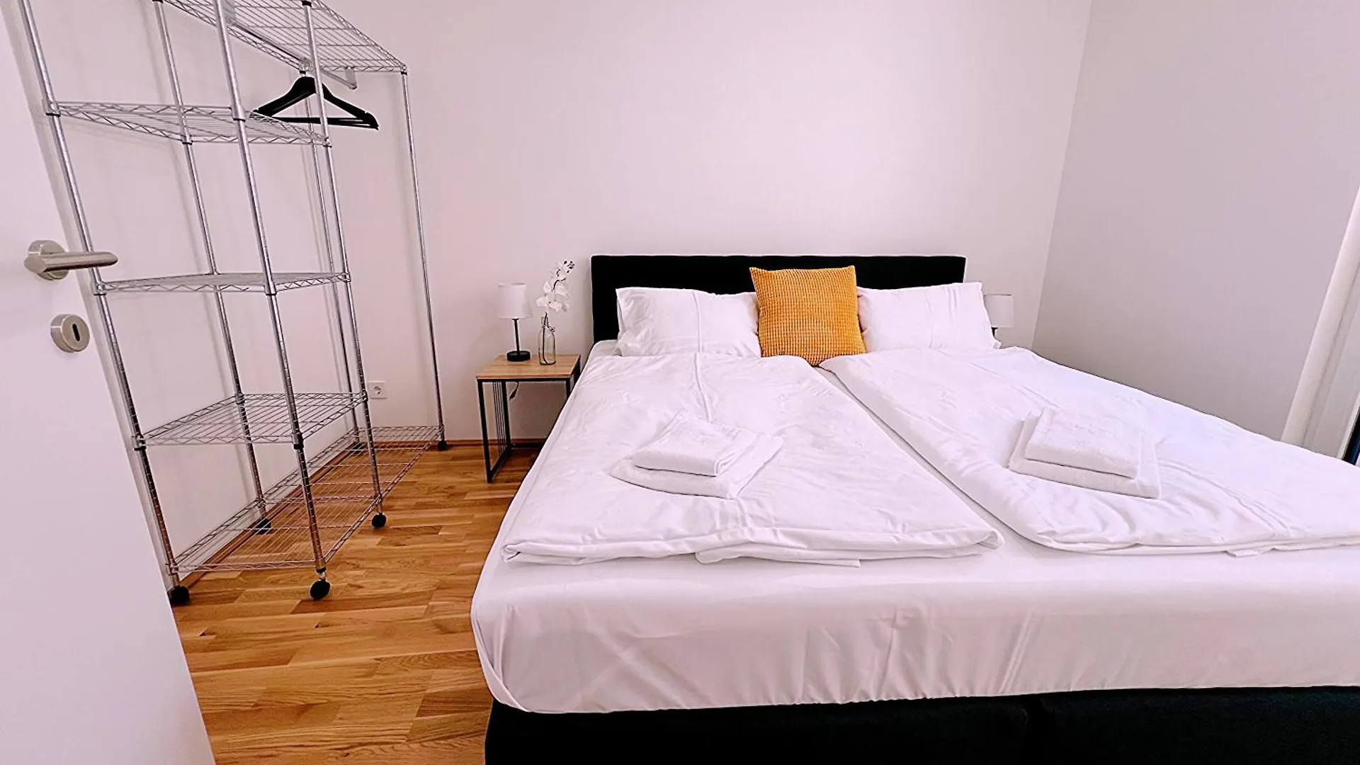Modern, New, Next To Metro - Gg13 Apartments Wien