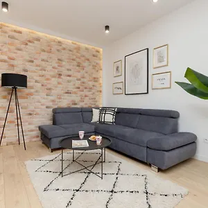 https://apt-loft-with-parking-in-by-renters.warsawhotelspoland.com