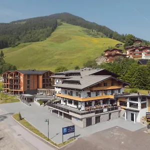 By Alps , Saalbach-Hinterglemm Rakousko