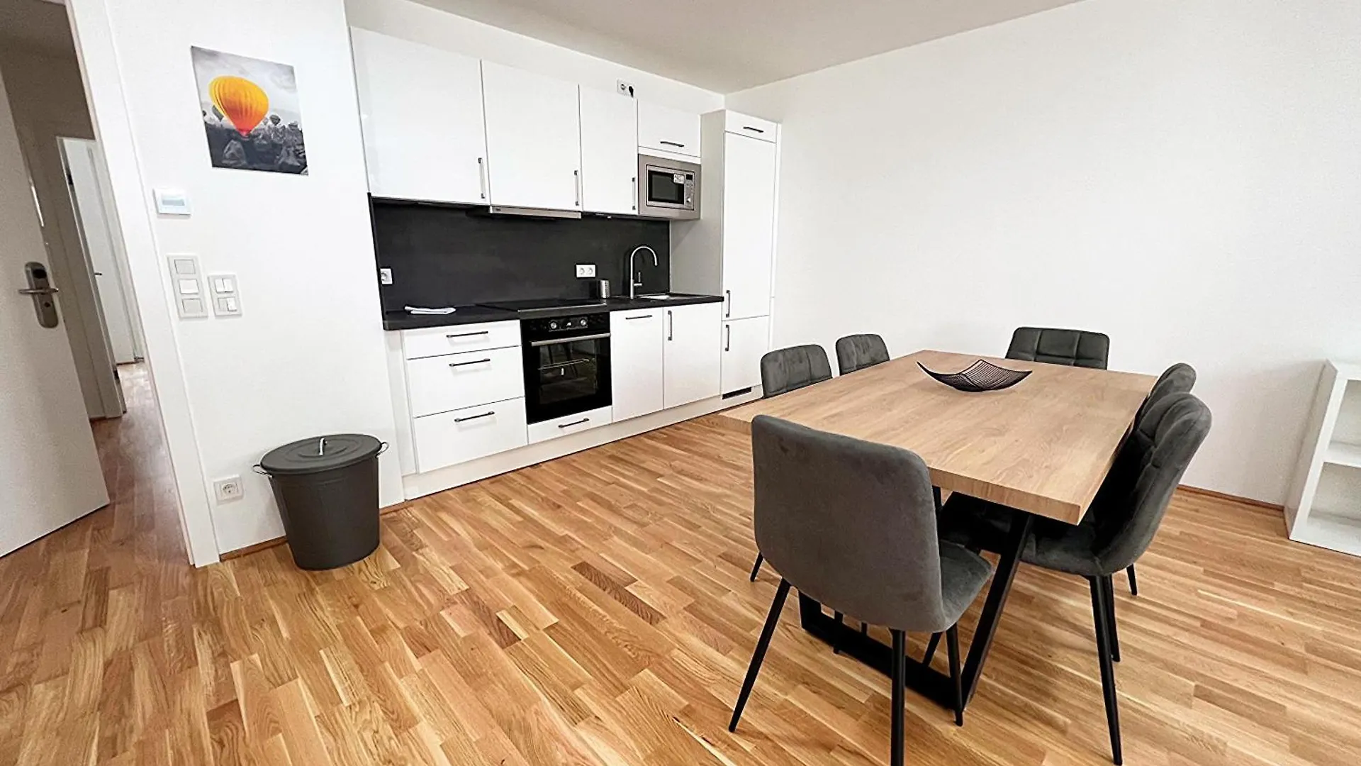 Modern, New, Next To Metro - Gg13 Apartments Vienna