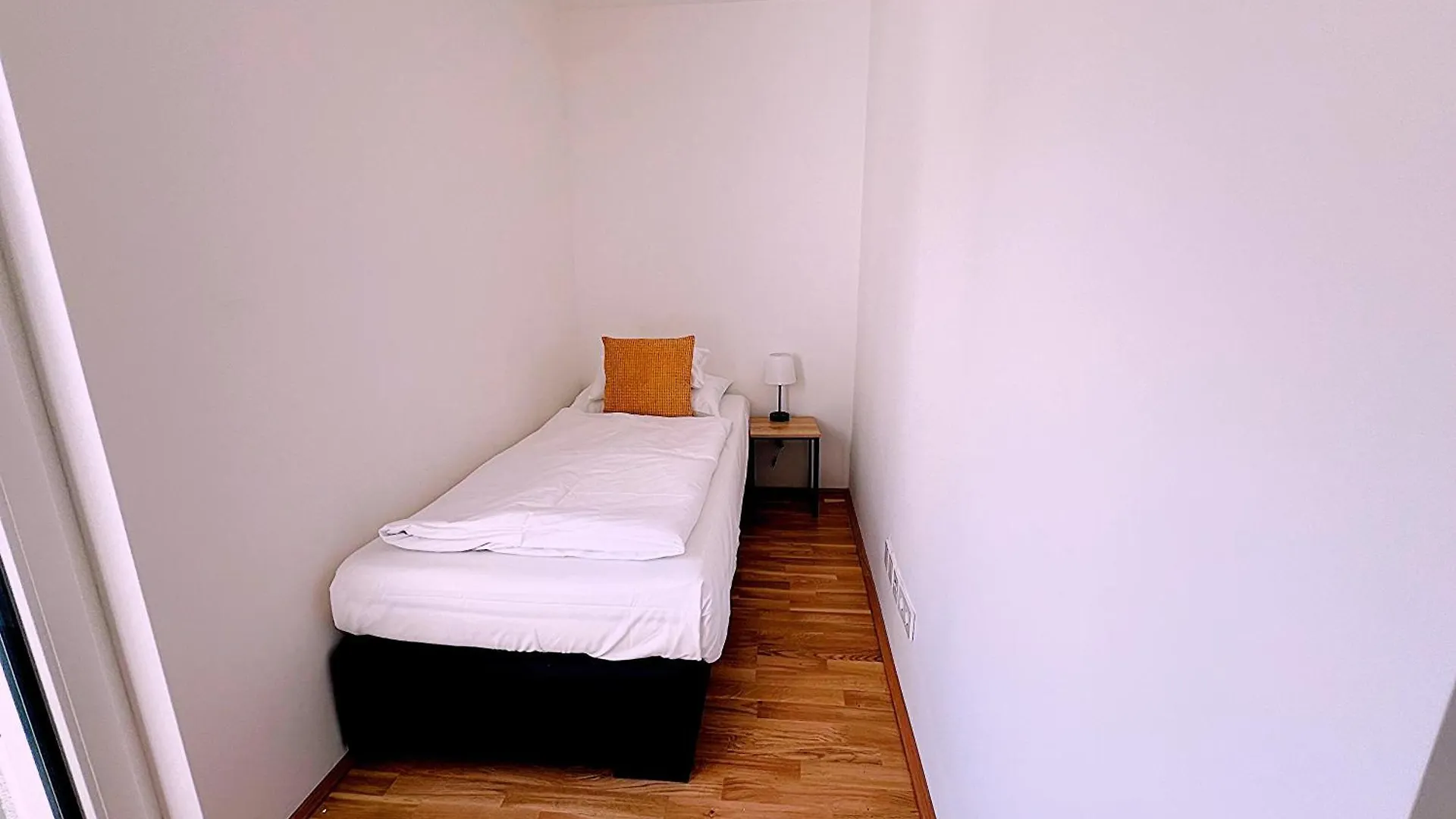 Modern, New, Next To Metro - Gg13 Apartments Vienna