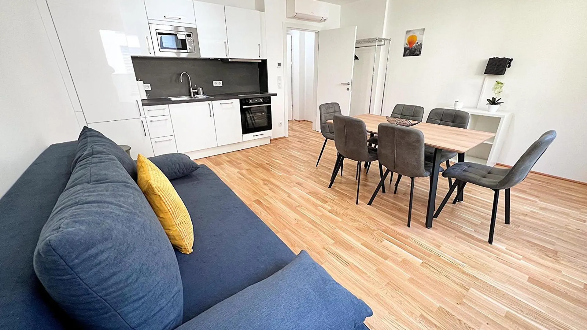 Modern, New, Next To Metro - Gg13 Apartments Vienna Austria