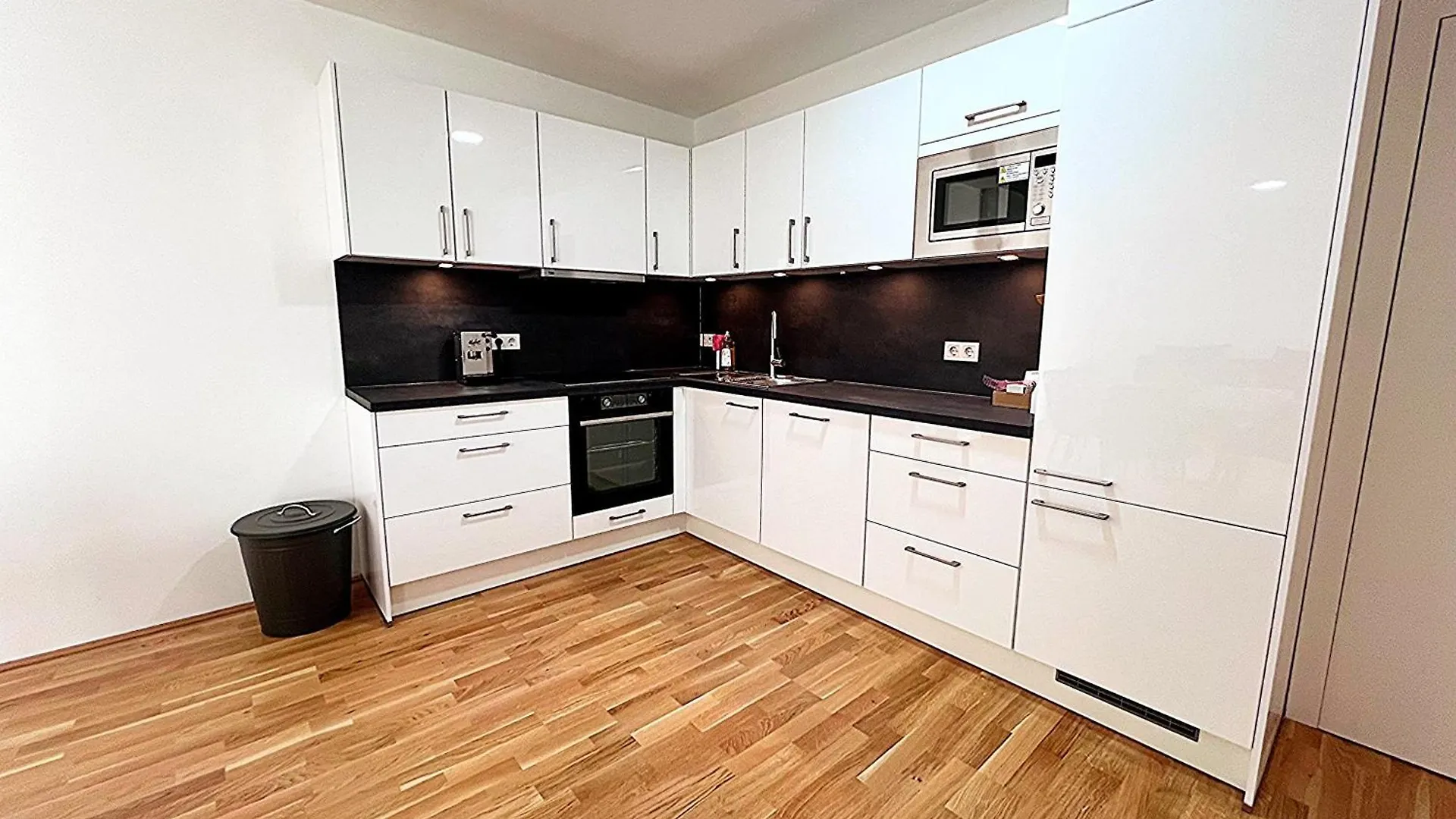 Modern, New, Next To Metro - Gg13 Apartments Vienna Austria