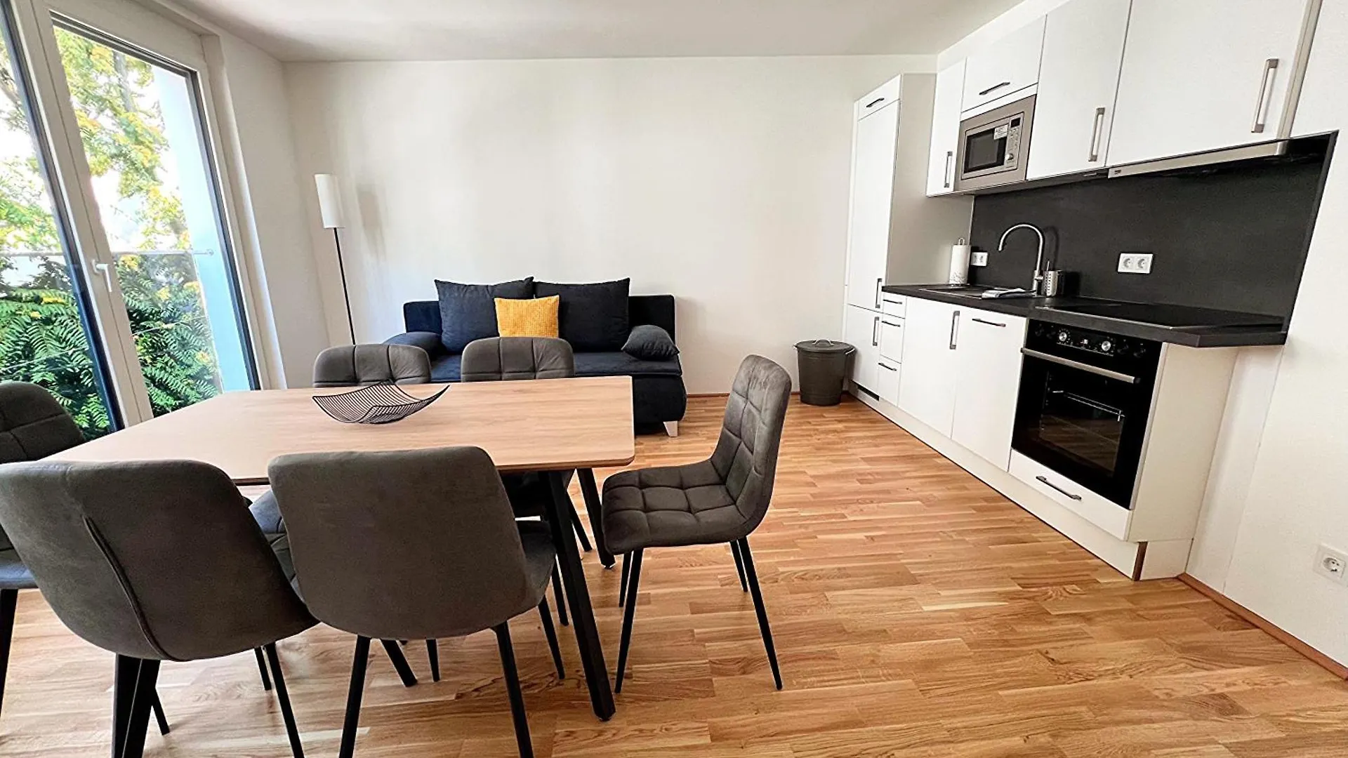 Modern, New, Next To Metro - Gg13 Apartments Vienna Austria